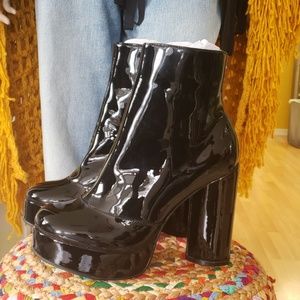 Steve Madden black boots